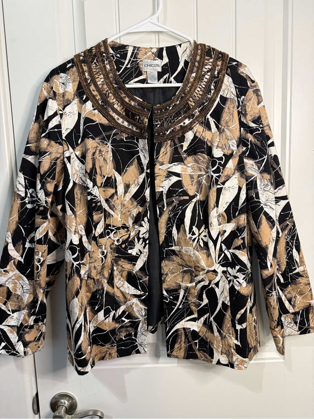 CHICO'S  Beige/Black Leaf Print Stretch Cotton Jacket w/ Beaded Neckline, Size 3